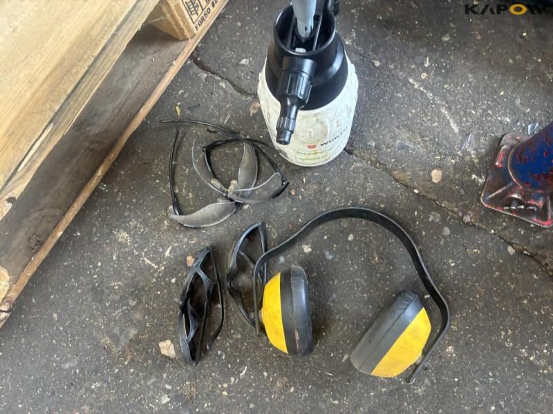 Workshop equipment 11
