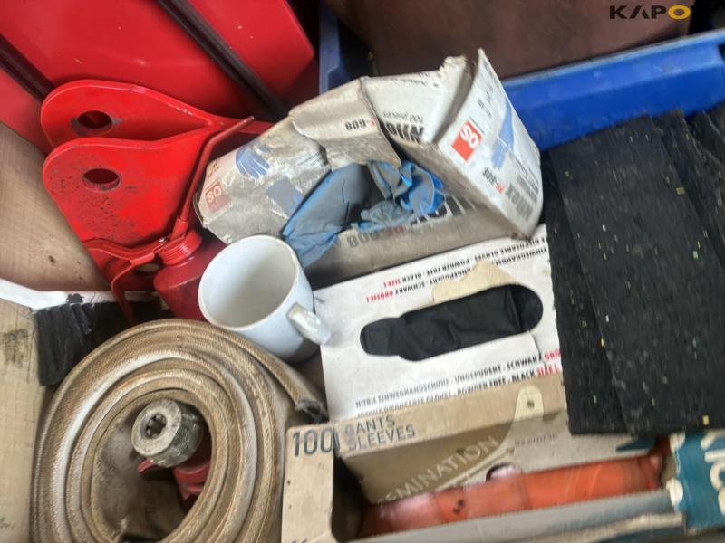 Workshop equipment 28