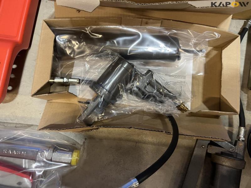 Workshop equipment 9