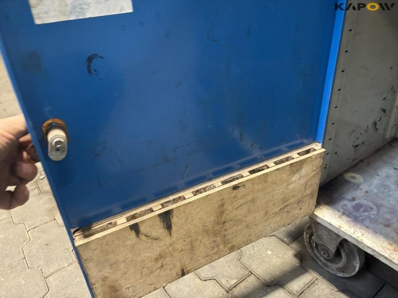 Workshop trolley on wheels 15