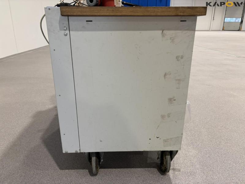 Tool trolley with contents 31