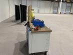 Tool trolley with contents 4
