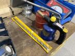 Tool trolley with contents 27