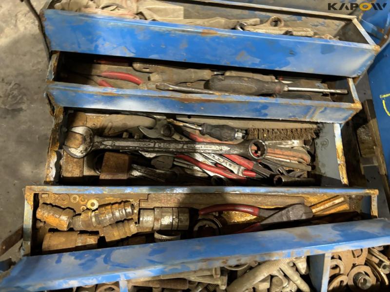 Toolboxes with contents 19