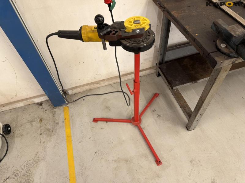 Tool table with tools + wall cable reel 24
