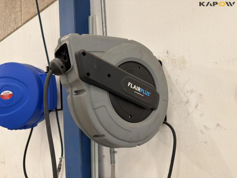 Tool table with tools + wall cable reel 32