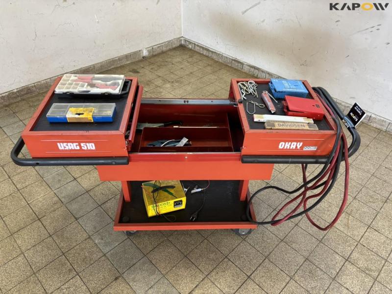 Tool trolley with contents 17