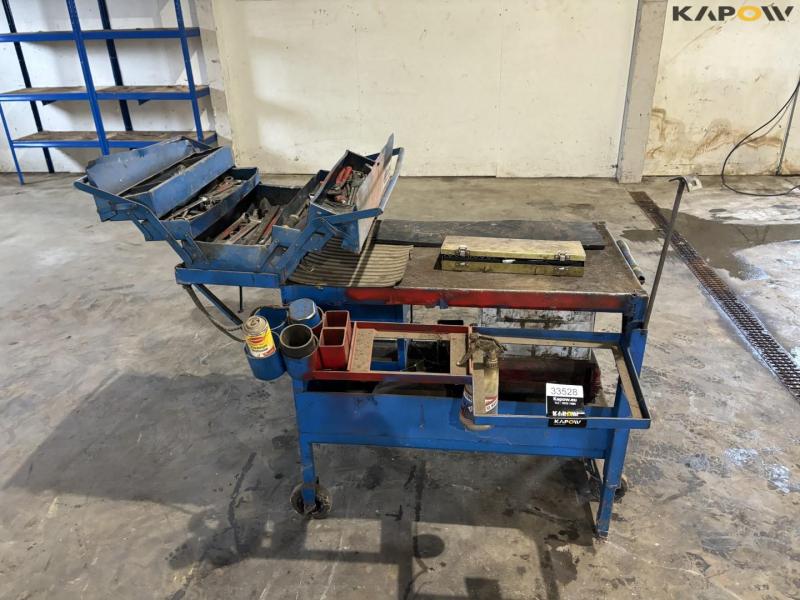 Tool trolley with contents 2