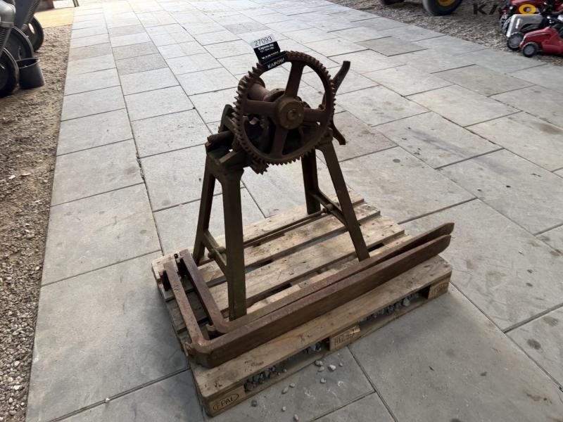 Rollers and pallet forks 3