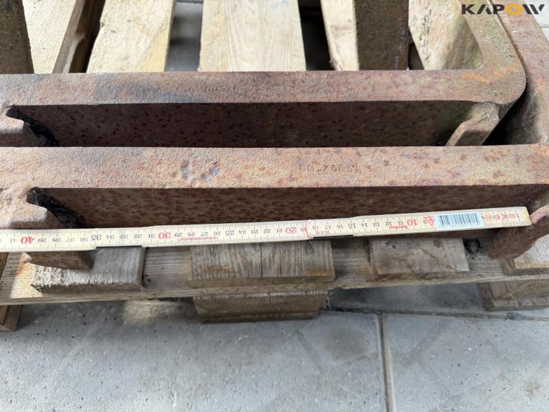 Rollers and pallet forks 13