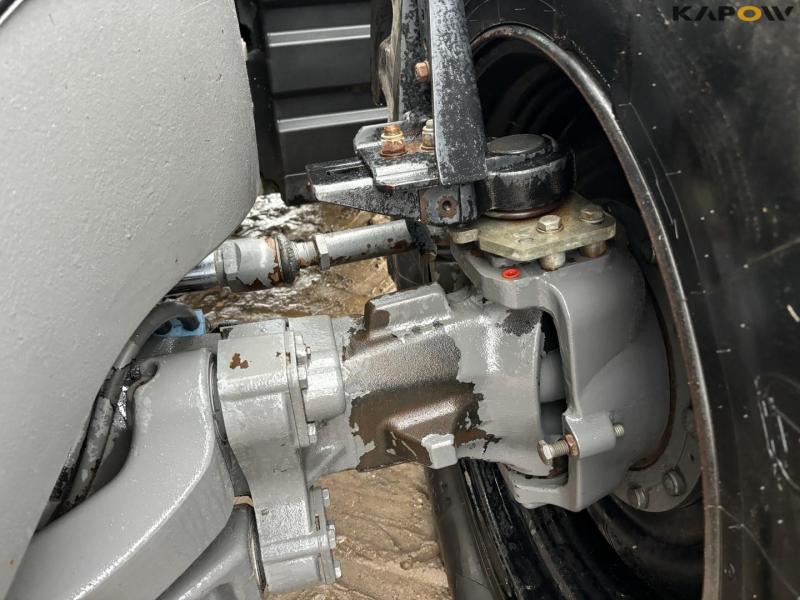 Valtra S394 tractor 10