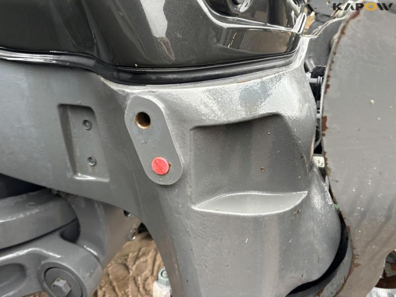 Valtra S394 tractor 16