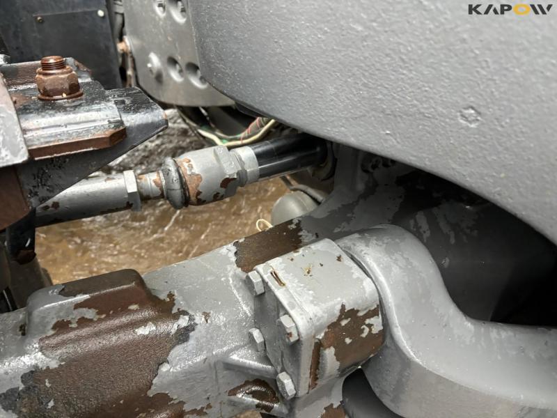 Valtra S394 tractor 19