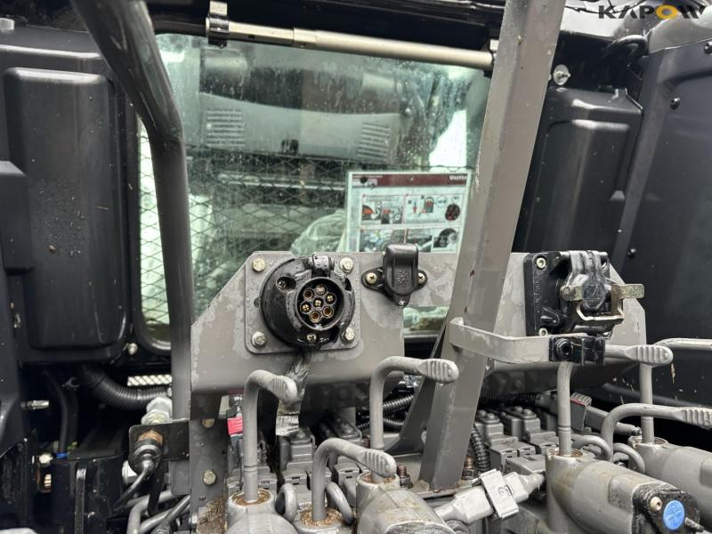 Valtra S394 tractor 40