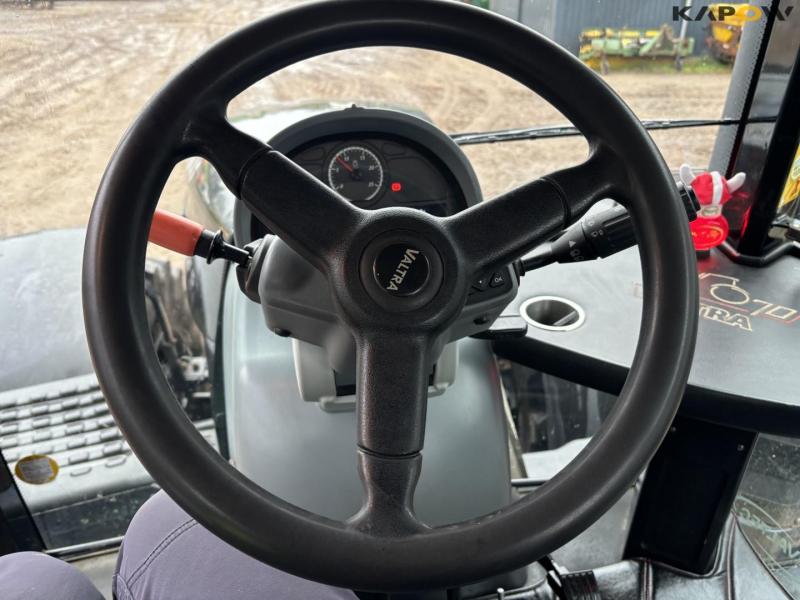 Valtra S394 tractor 78