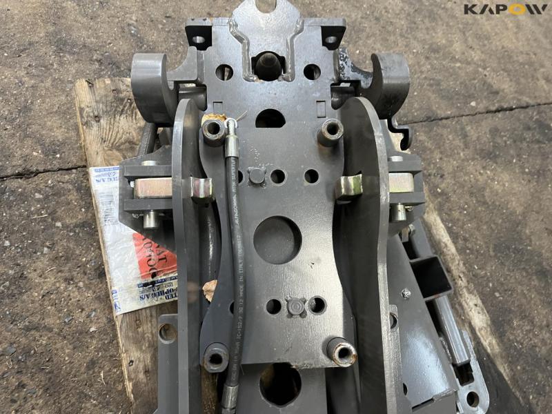 Valtra hitch hook 9