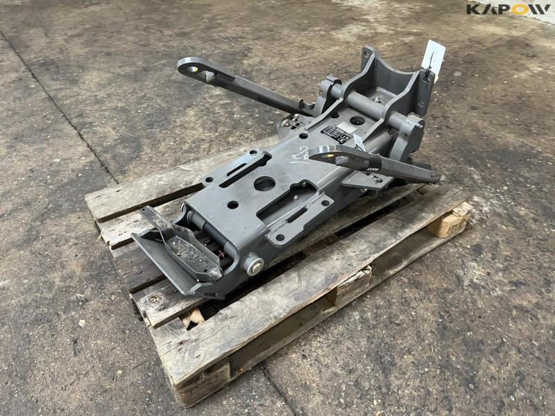 Valtra hitch hook 3