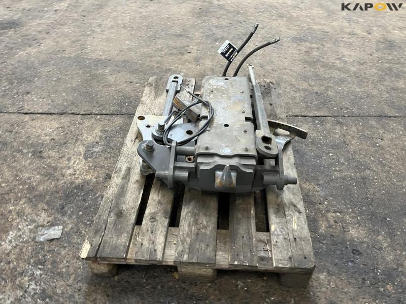 Valtra hitch hook 8