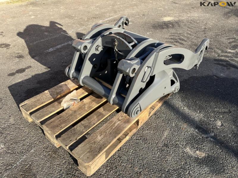 Valtra S353 front linkage 3