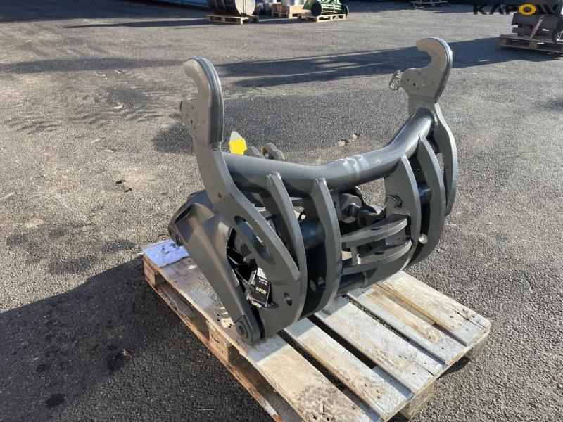 Valtra S353 front linkage 5