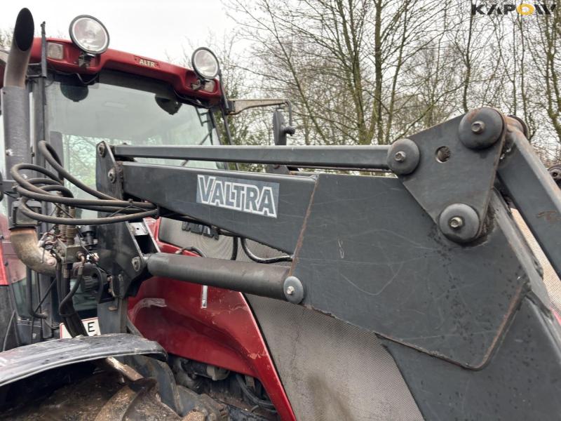Valtra T150 tractor with front loader 18
