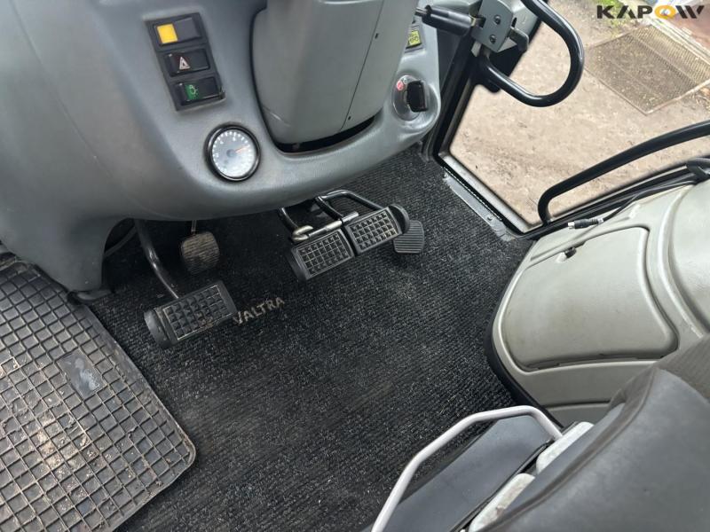 Valtra T191 tractor 49
