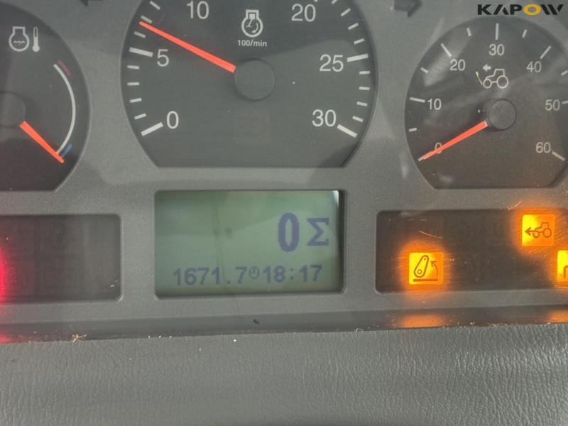 Valtra T191 tractor 56