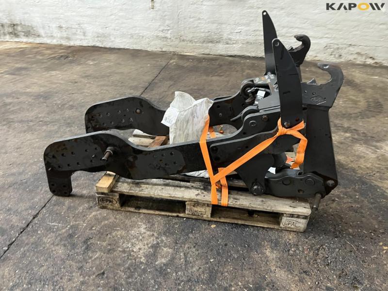 Valtra T203 front linkage 2
