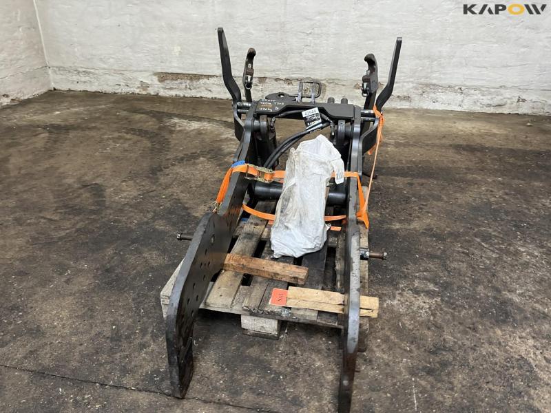 Valtra T203 front linkage 4