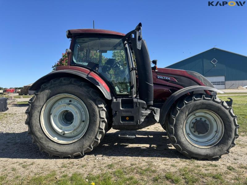 Valtra T214 Versu tractor with front lift 4