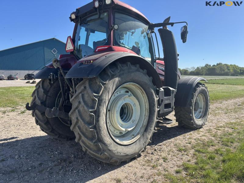 Valtra T214 Versu tractor with front lift 5