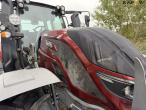 Valtra T234 tractor 19