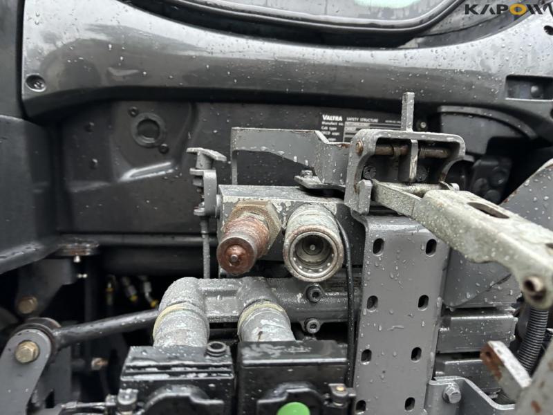 Valtra T234S front loader tractor 33