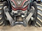 Valtra T235 Twintrac tractor with front linkage - reversible 9