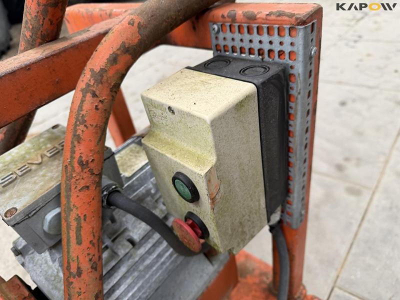 Water/sludge pump 14