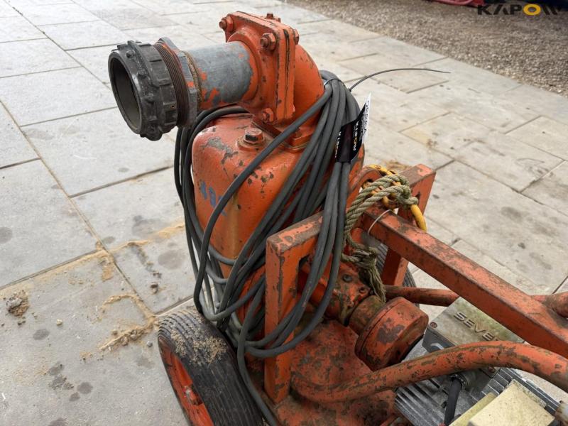 Water/sludge pump 16