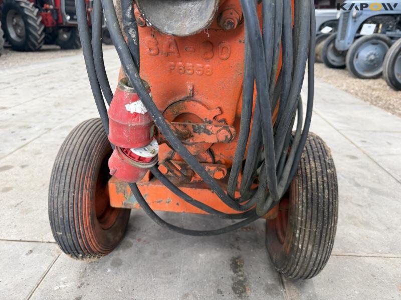 Water/sludge pump 22