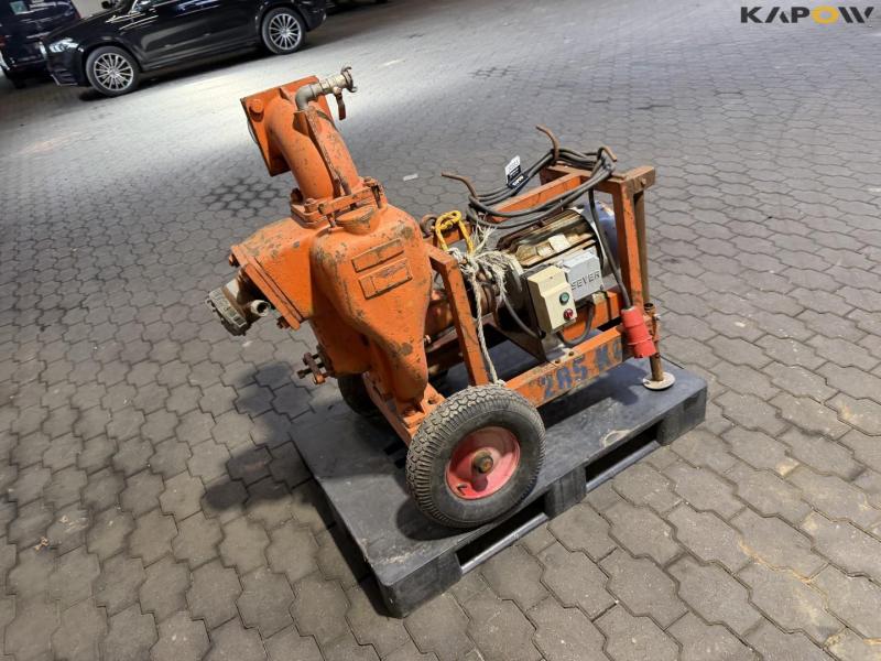 Water/sludge pump 5