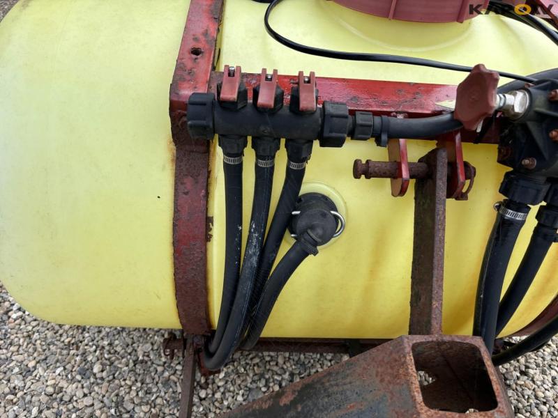 Water spray with A-frame 15