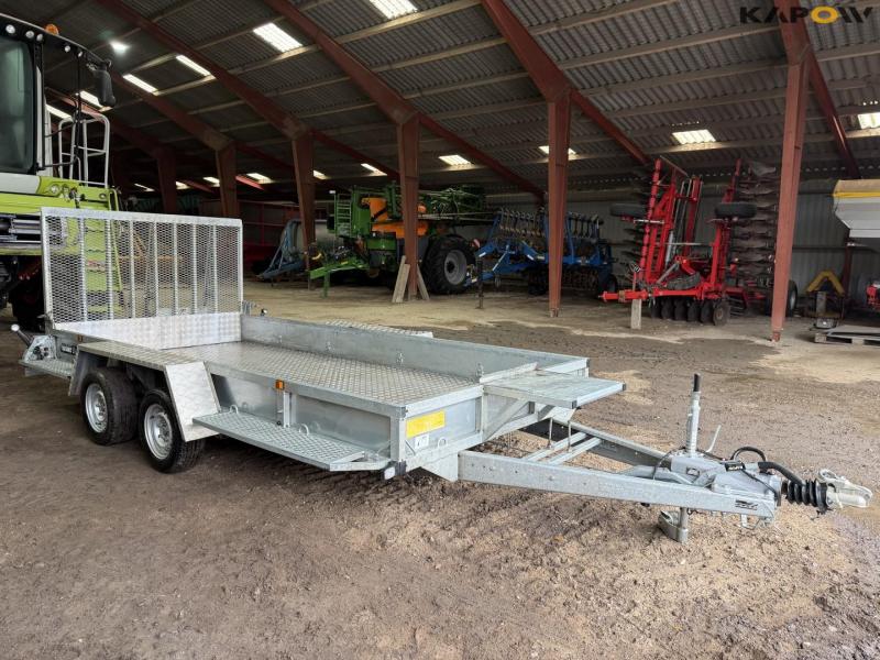 Variant 3518m4 machine trailer 3