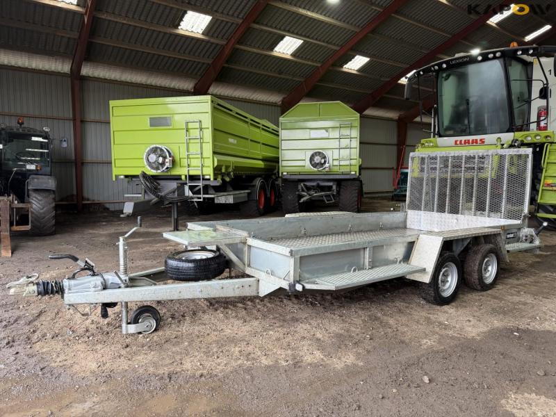 Variant 3518m4 machine trailer 1