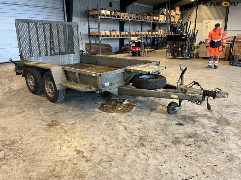 Variant machine trailer 3