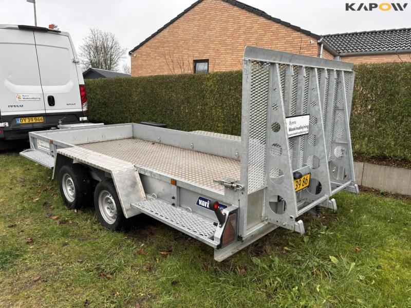 Variant machine trailer 6