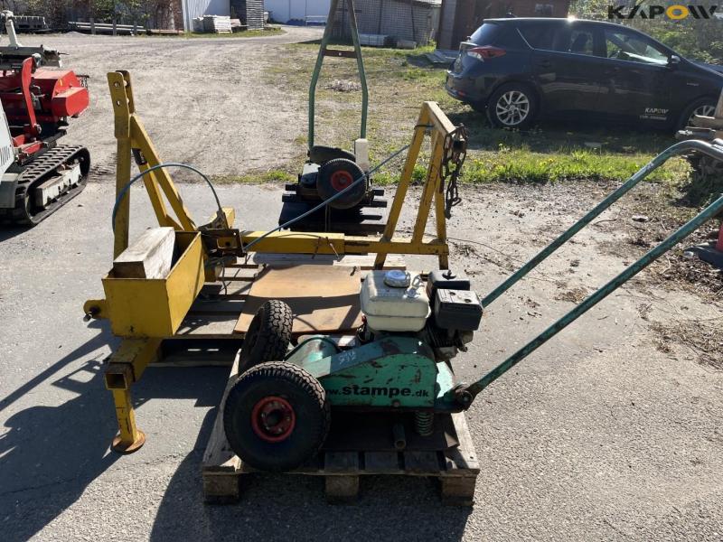 Roadside tractor bracket for plate vibrator 7