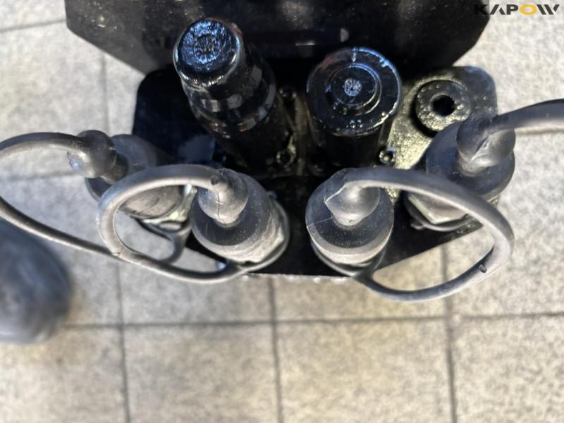 Valve set for front loader 6