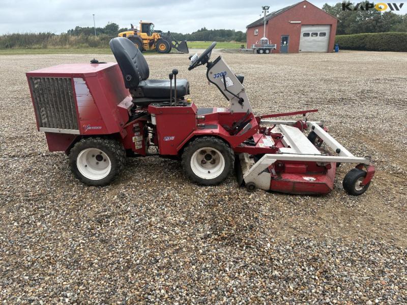 Ventrac 3200 lawn mower 4