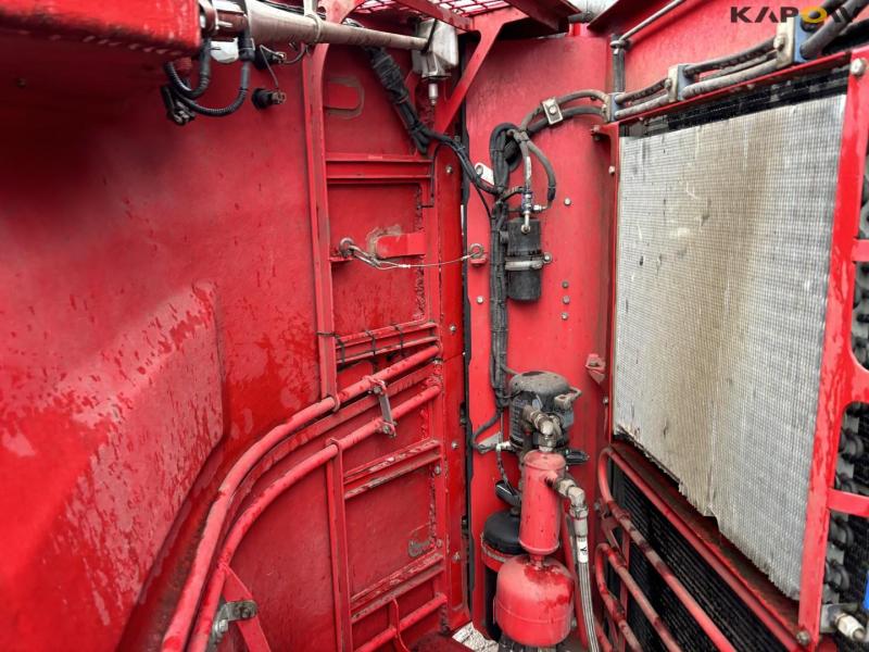 Self-propelled Vervaet Hydro Trike slurry tanker 56