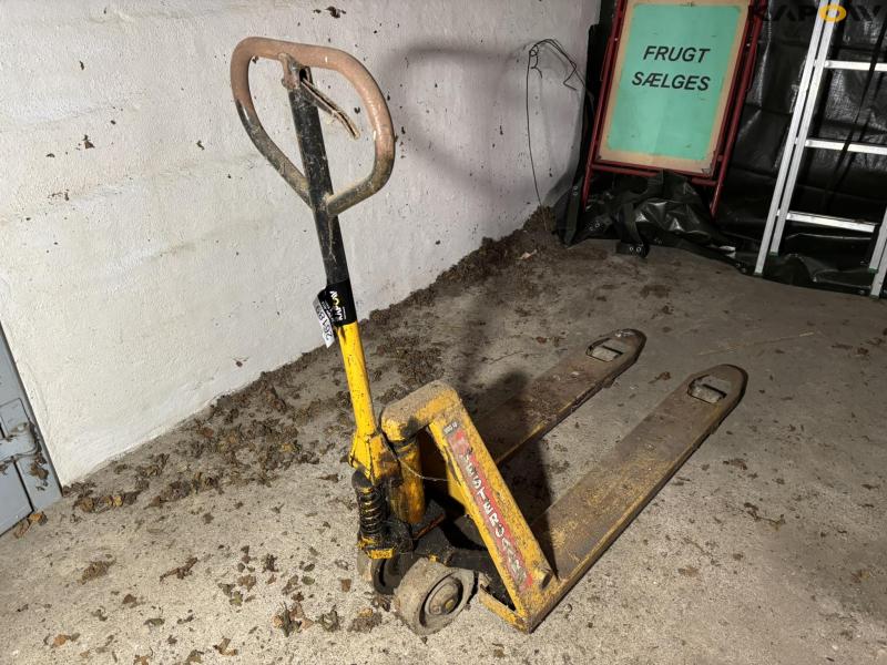 Vestergård B113-579 pallet truck 1