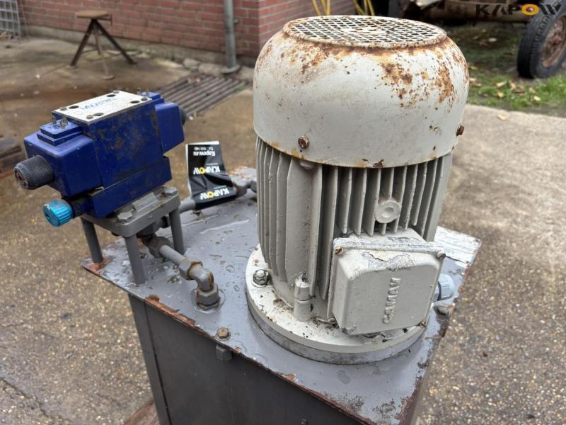 Vickers PU60 hydraulic station 14