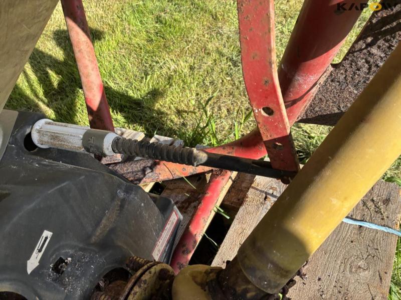 Vicon 22105 fertilizer spreader 16